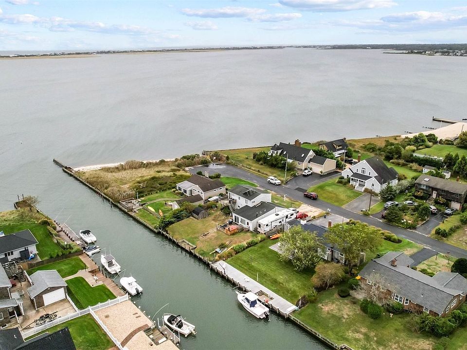 39 Barracuda Rd, East Quogue, NY 11942 MLS 3431123 Zillow