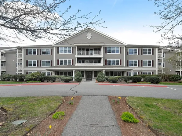 34 Meeting House Ln APT 102, Stow, MA 01775