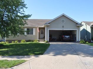 17718 Karen St, Omaha, NE 68135