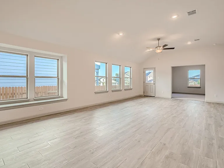 420 Stellar Wind Dr — Photo 2