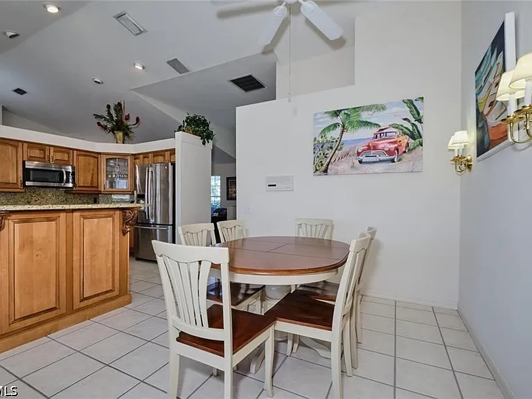 5507 SW 14th Pl — Photo 9