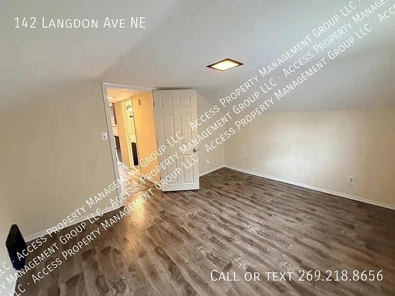 142 Langdon Ave NE — Photo 14