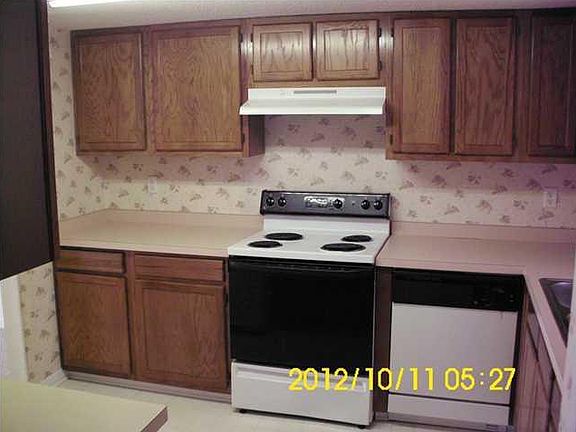 3rd image of 1802 Whispering Oaks Ln #1