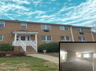 8 Manchester Ct APT F, Freehold, NJ 07728