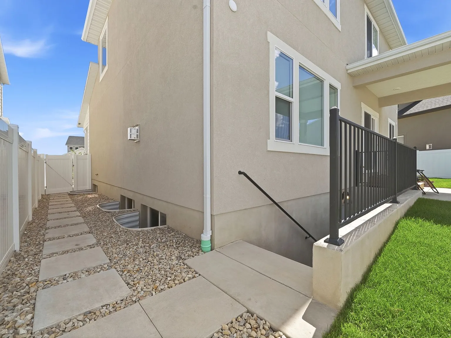 1 bed, 632 sqft, $1,499 — Photo 3
