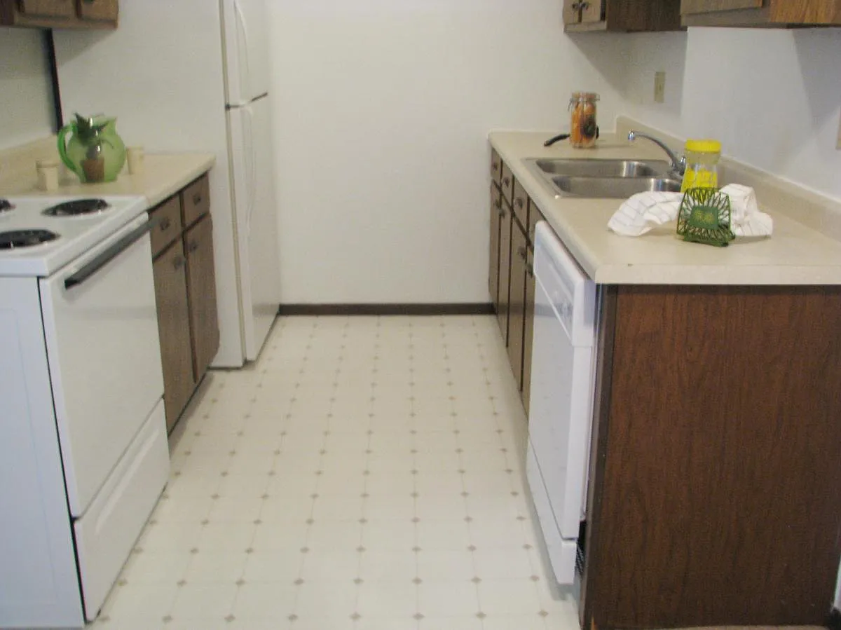 2120 Rockford Road SW — Photo 4