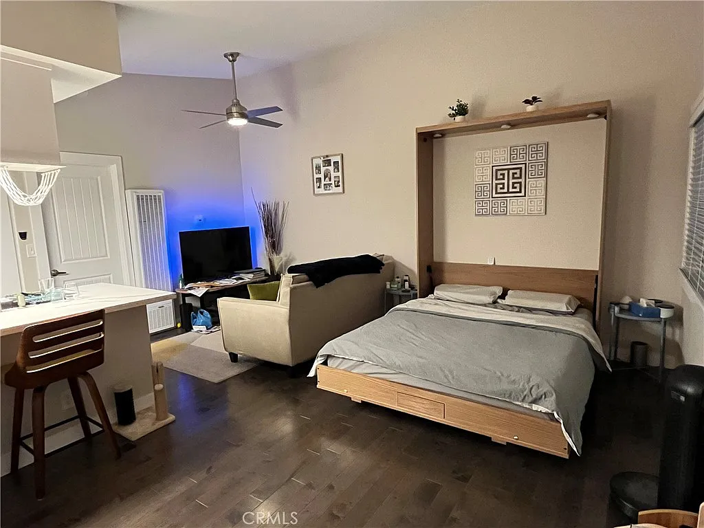 Studio, 415 sqft, $2,000 — Photo 2
