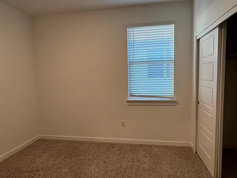 14213 Cantarra Dr — Photo 15