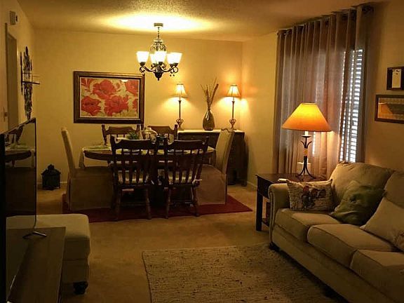 5th image of 642 Darlene Dr