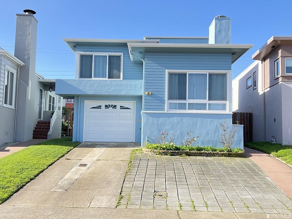1st image of 32 Elmwood Dr