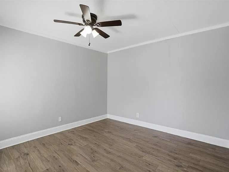 308 W Lamm St — Photo 27