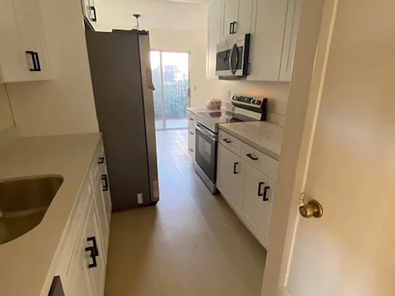 1118 Woodridge Dr — Photo 6