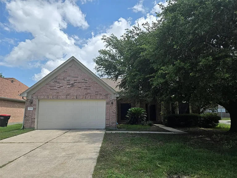 1806 Laurel Bay Dr — Photo 1