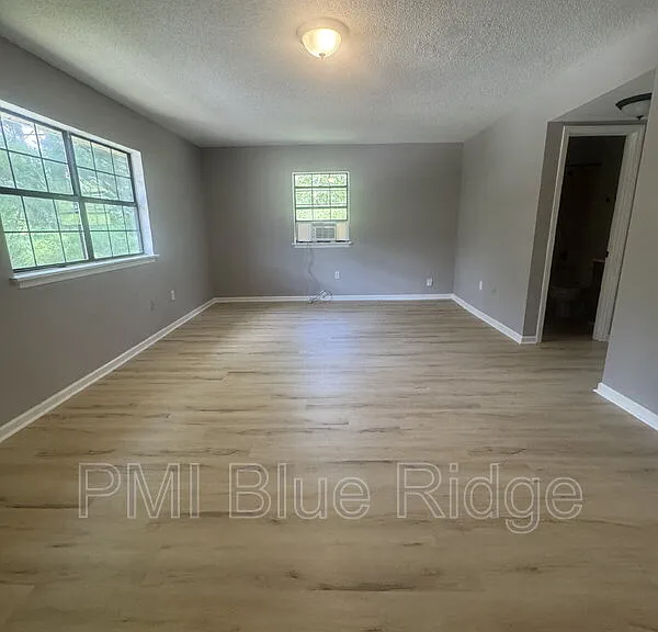 2020 Somerset Dr #4 — Photo 6