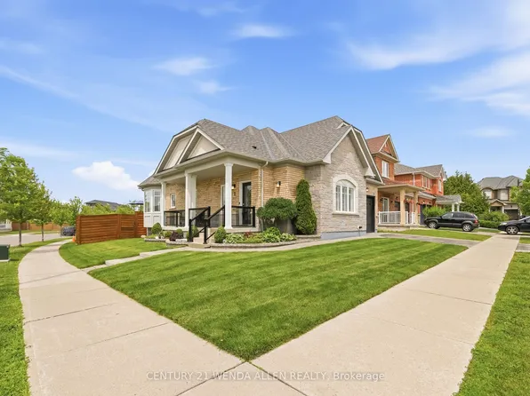 2 Rushlands Cres, Whitby, ON L1R 0M7