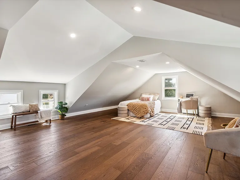 933 Henry Ave — Photo 36
