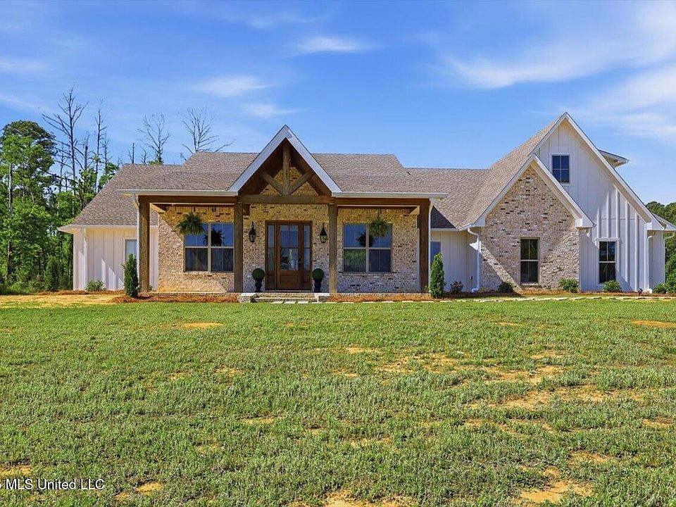 1st image of 175 Woods Rd