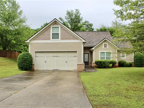 525 Fairfield Dr, Jefferson, GA 30549