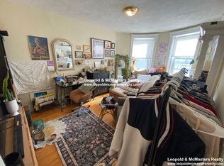 1367 Commonwealth Ave #1U, Allston, MA 02134