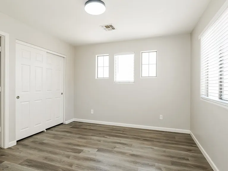 8216 W Globe Ave — Photo 13