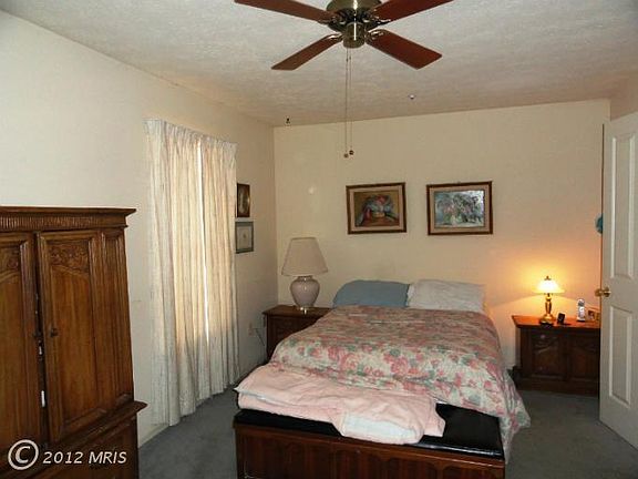 4th image of 20123 Daniels Cir