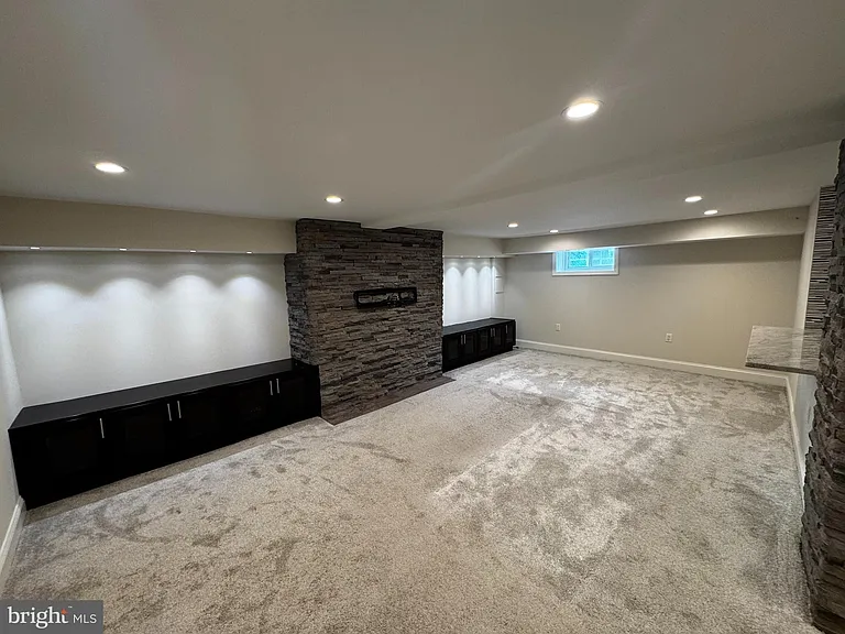 513 Whittier St NW — Photo 16