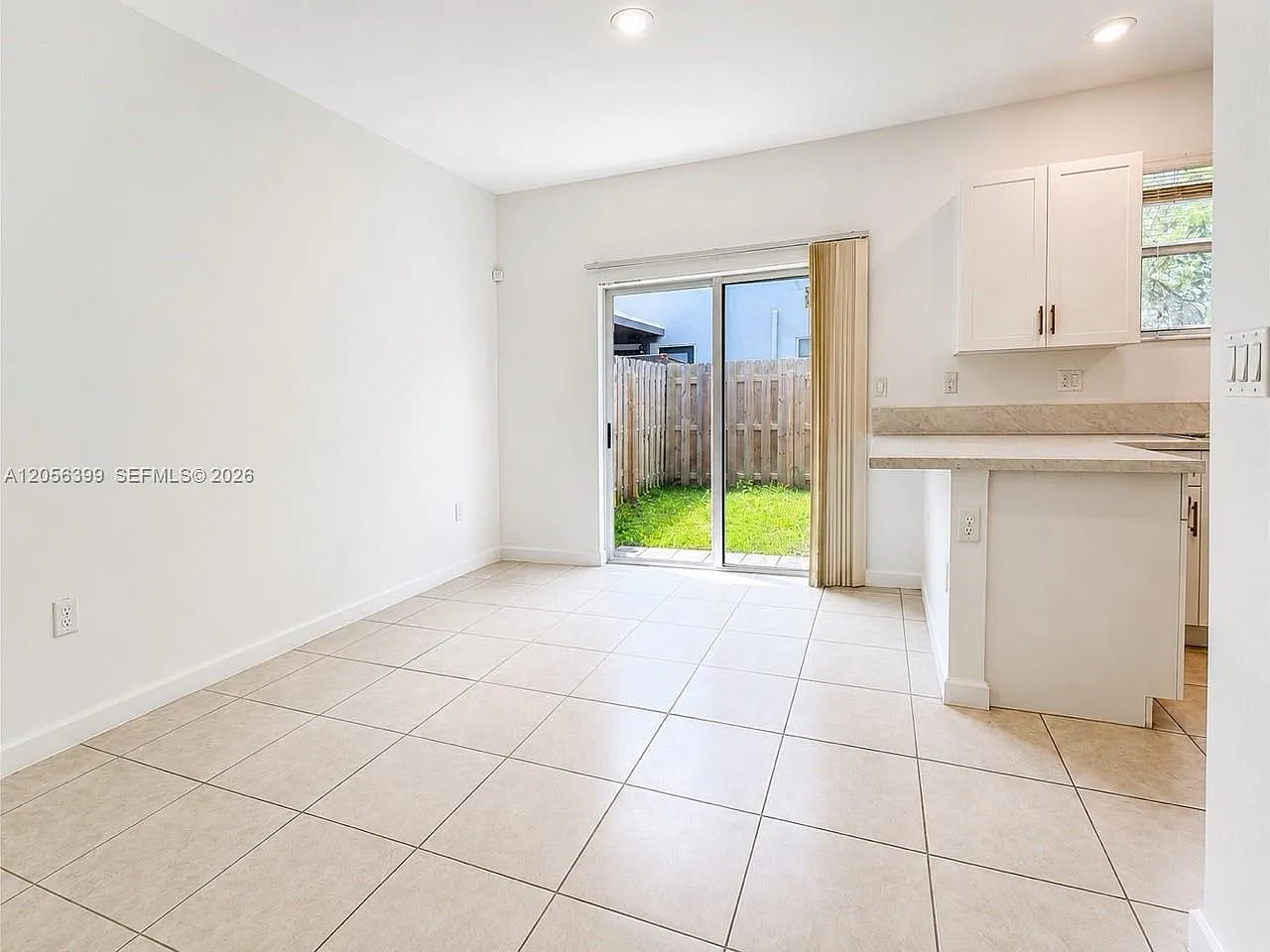 Keys Gate Residential — Photo 3