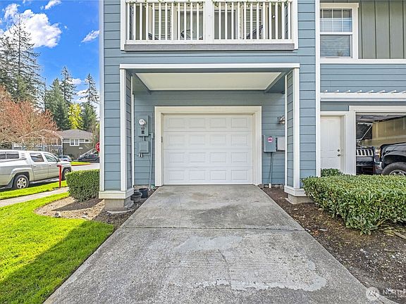 2nd image of 10515 221st Lane NE #102