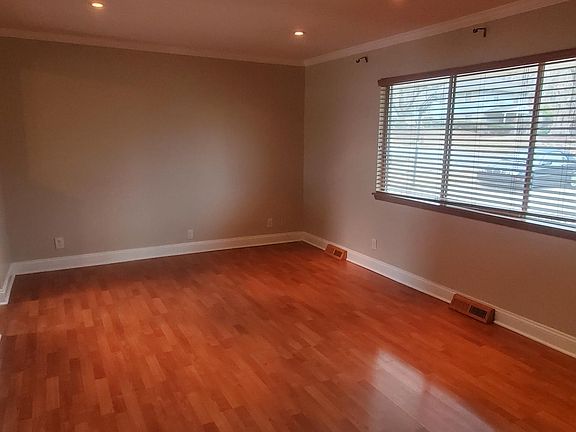Living Room is 19 X 11