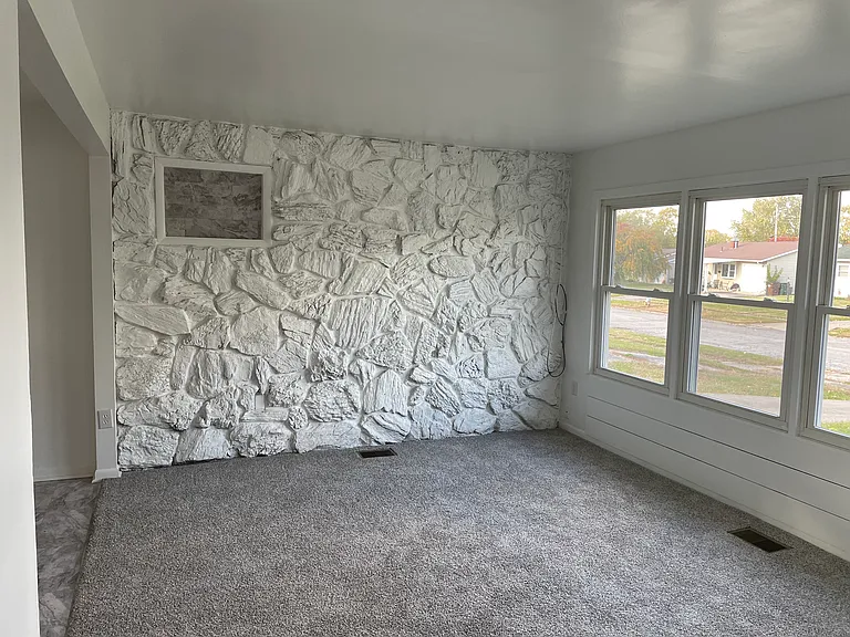981 Parnell Dr — Photo 6