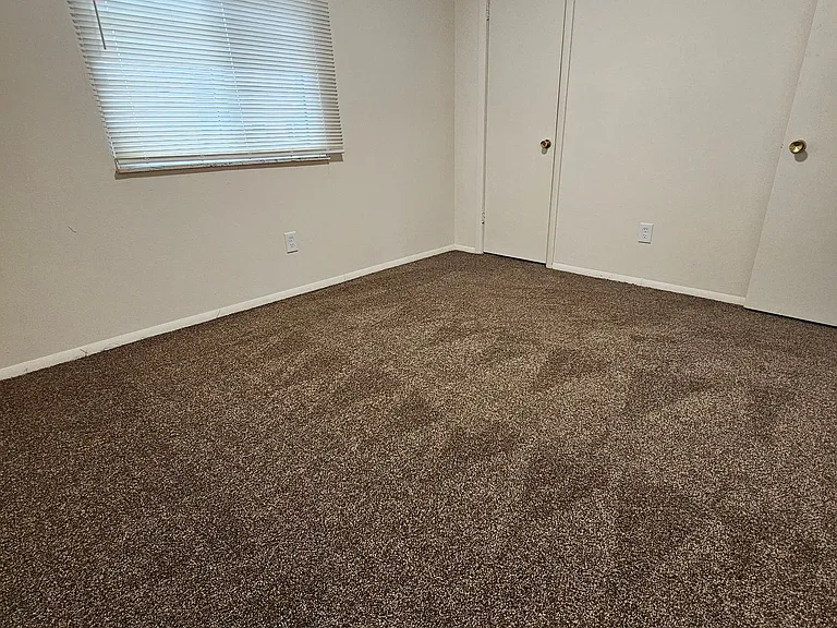 3906 W Sylvania Ave — Photo 21