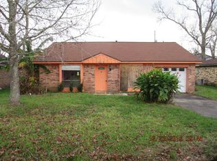 612 E Murray St, Angleton, TX 77515