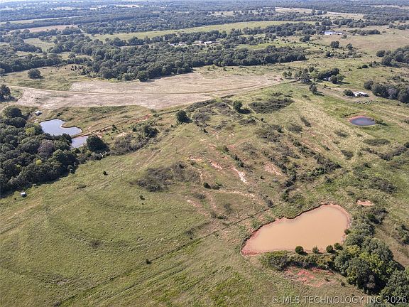 3rd image of 38987 Leo Rd