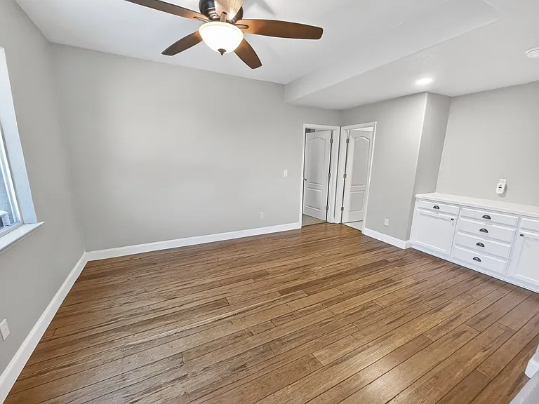 2371 Serena Ave — Photo 10