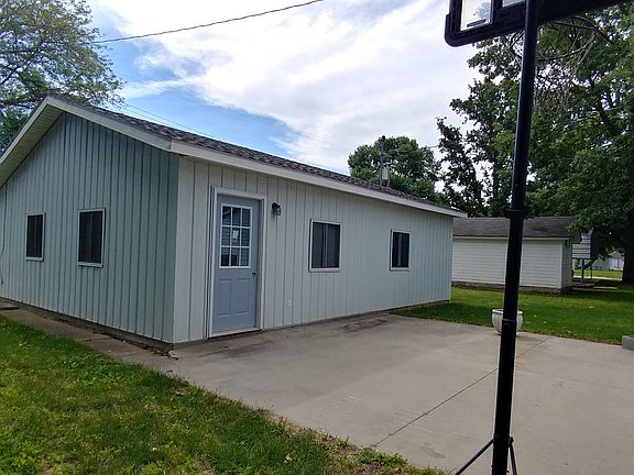 Another garage on the back 