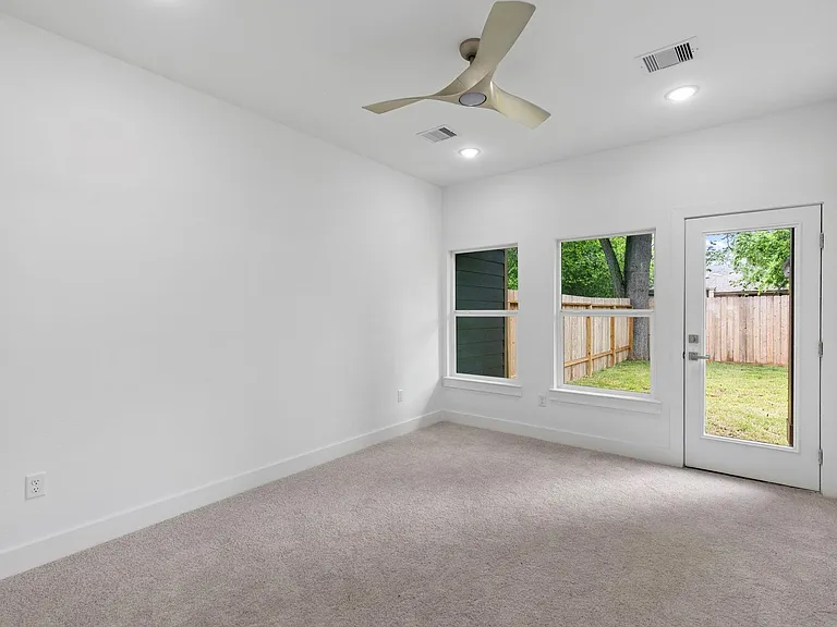 8109 Hamlet St #B — Photo 11