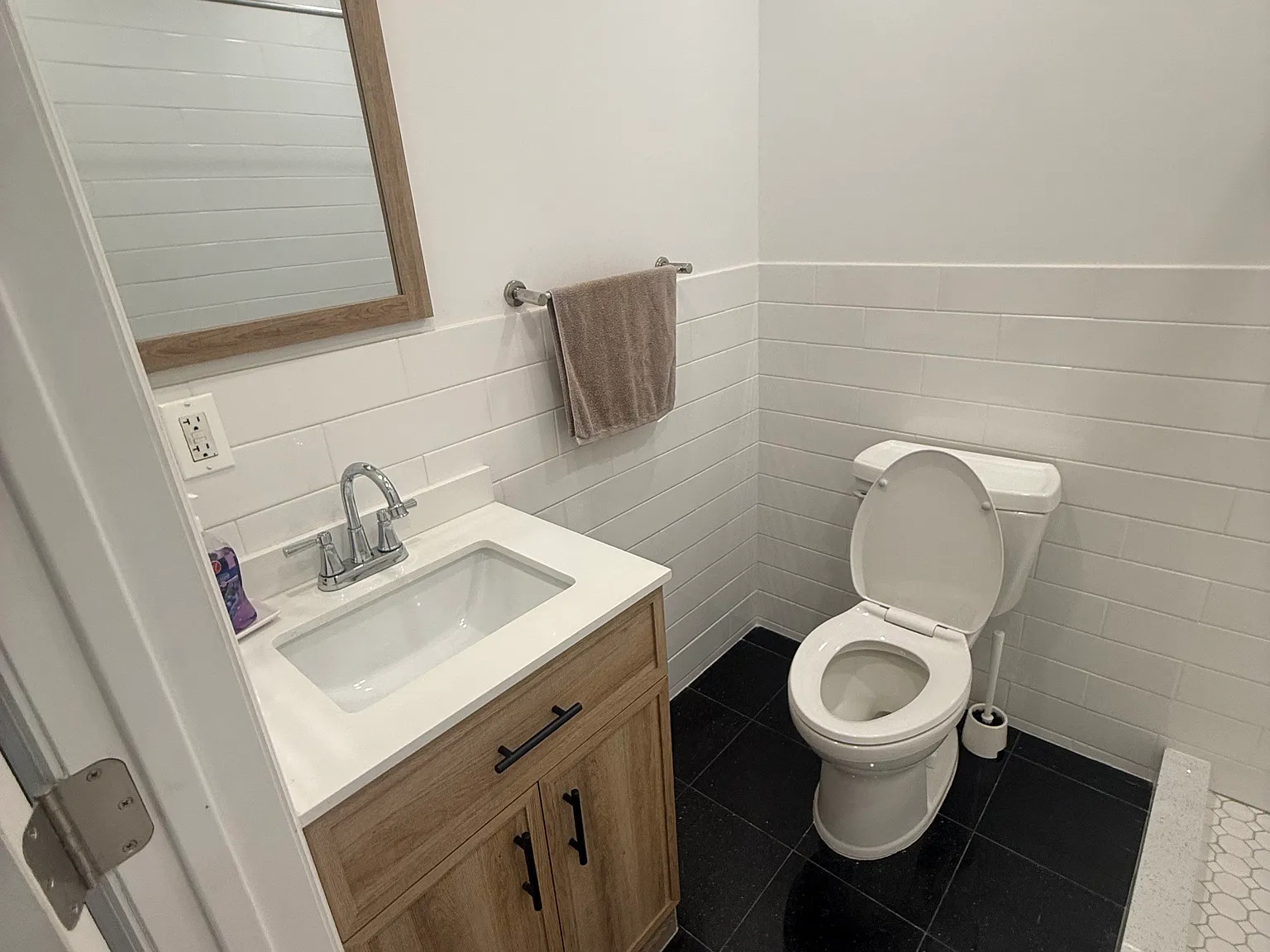 3 bed, 1000 sqft, $3,500 — Photo 4