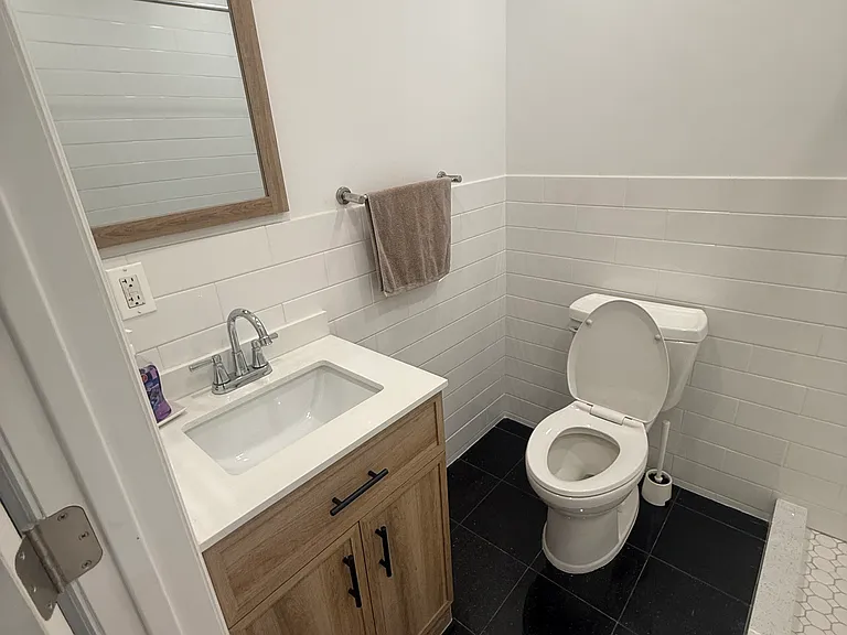 1812 Hunt Ave #1 — Photo 4