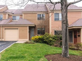 6 Bayberry Close, Rye Brook, NY 10573