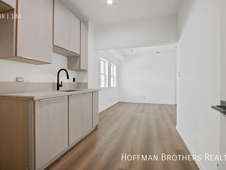 2694 James M Wood Blvd #7 — Photo 3