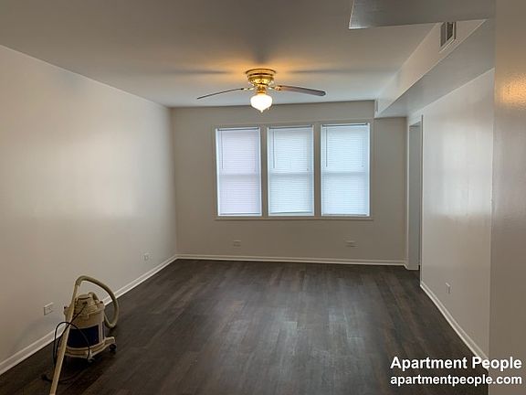 2nd image of 2505 N Clybourn Ave #2