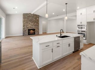 404 Canyon Creek Dr, Auburn, CA 95603