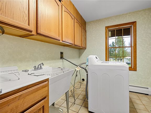 3rd image of 6092 Hawkins Corners Rd
