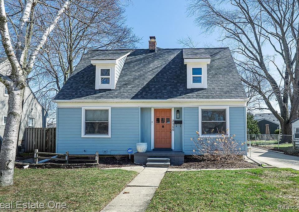1st image of 2260 Buckingham Ave