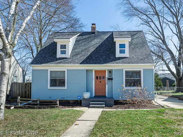 2260 Buckingham Ave, Berkley, MI 48072