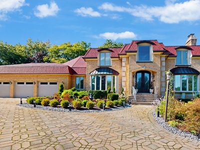 590 Windsor Cir, Inverness, IL, 60067