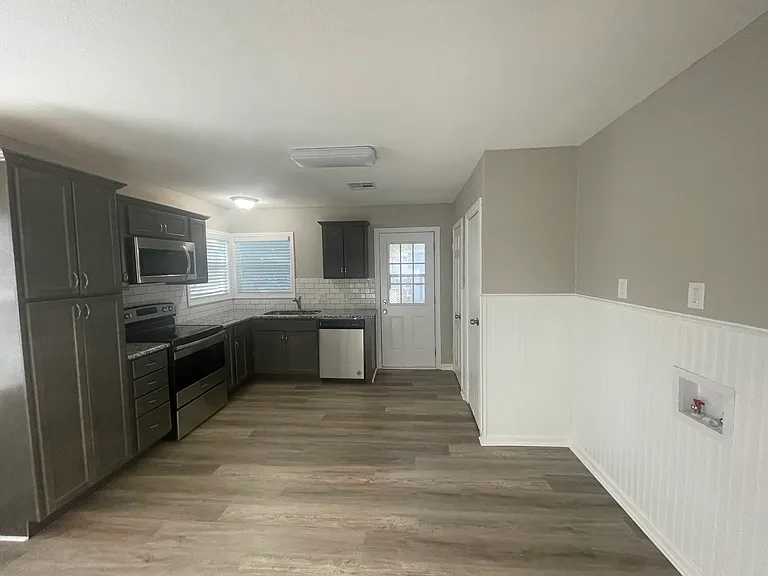 2812 Ethel Ave — Photo 12