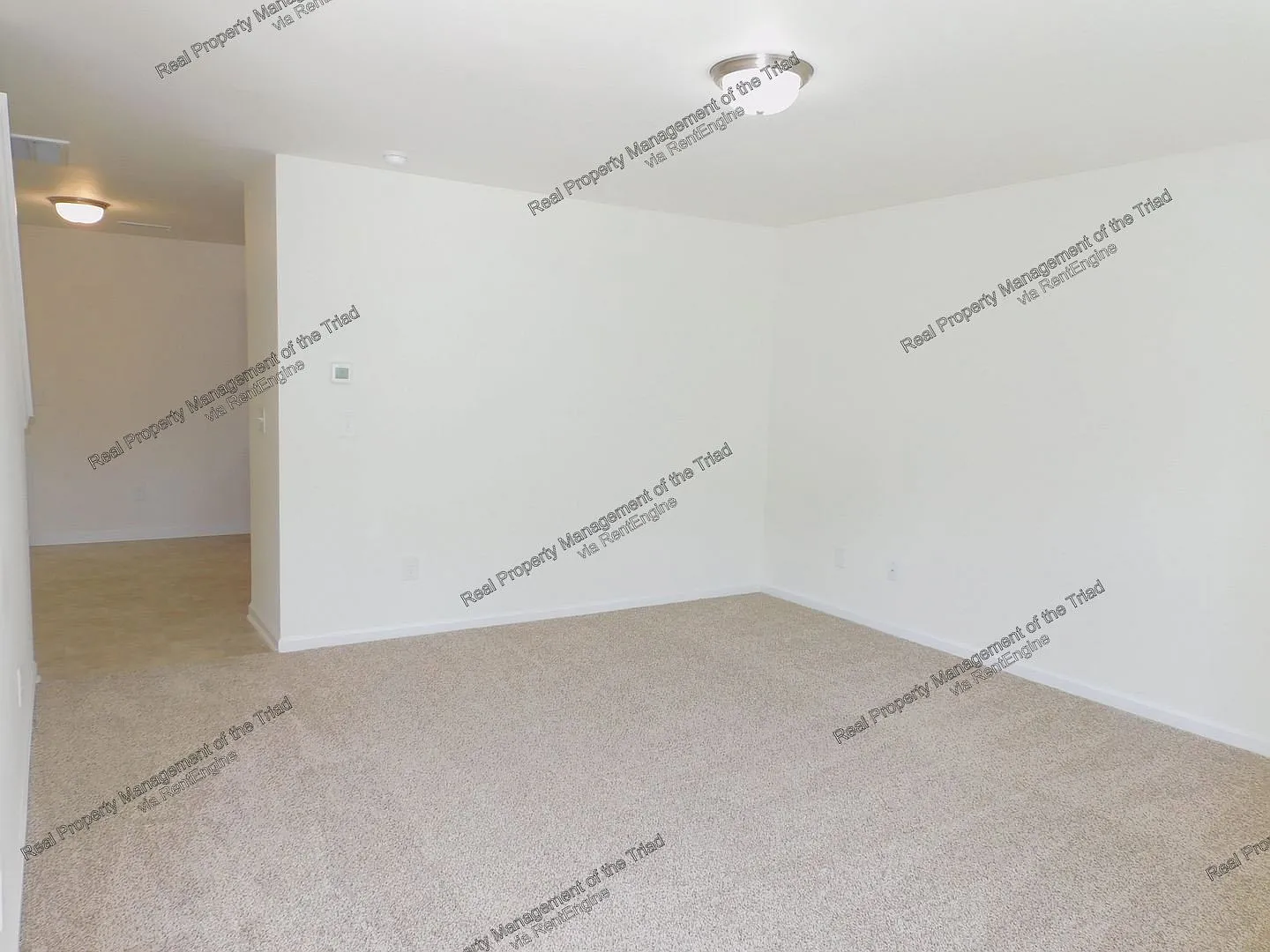 4 bed, 2.5 bath, 1718 sqft, $1,895 — Photo 4