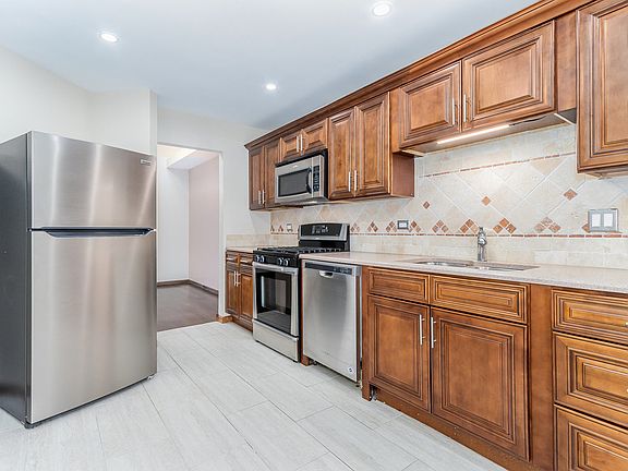 5th image of 9255 Windsor Pkwy #9255