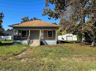 505 S Cockrum St, Sesser, IL 62884